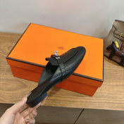 HM 26S KELLY MULE IN BLACK CALFSKIN SILVER HARDWARE