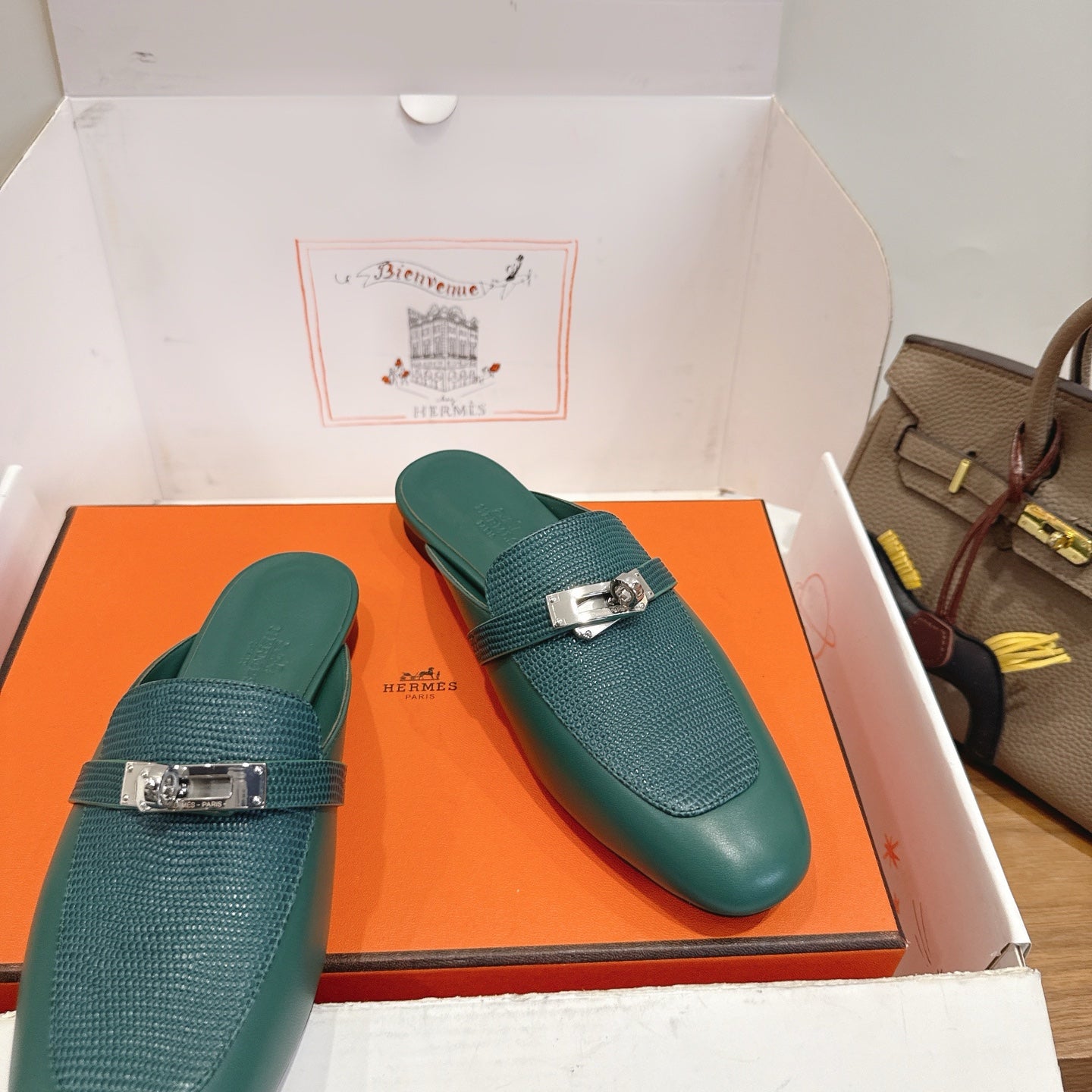 HM 26S OZ MULE IN EMERALD GREEN CALFSKIN SILVER HARDWARE