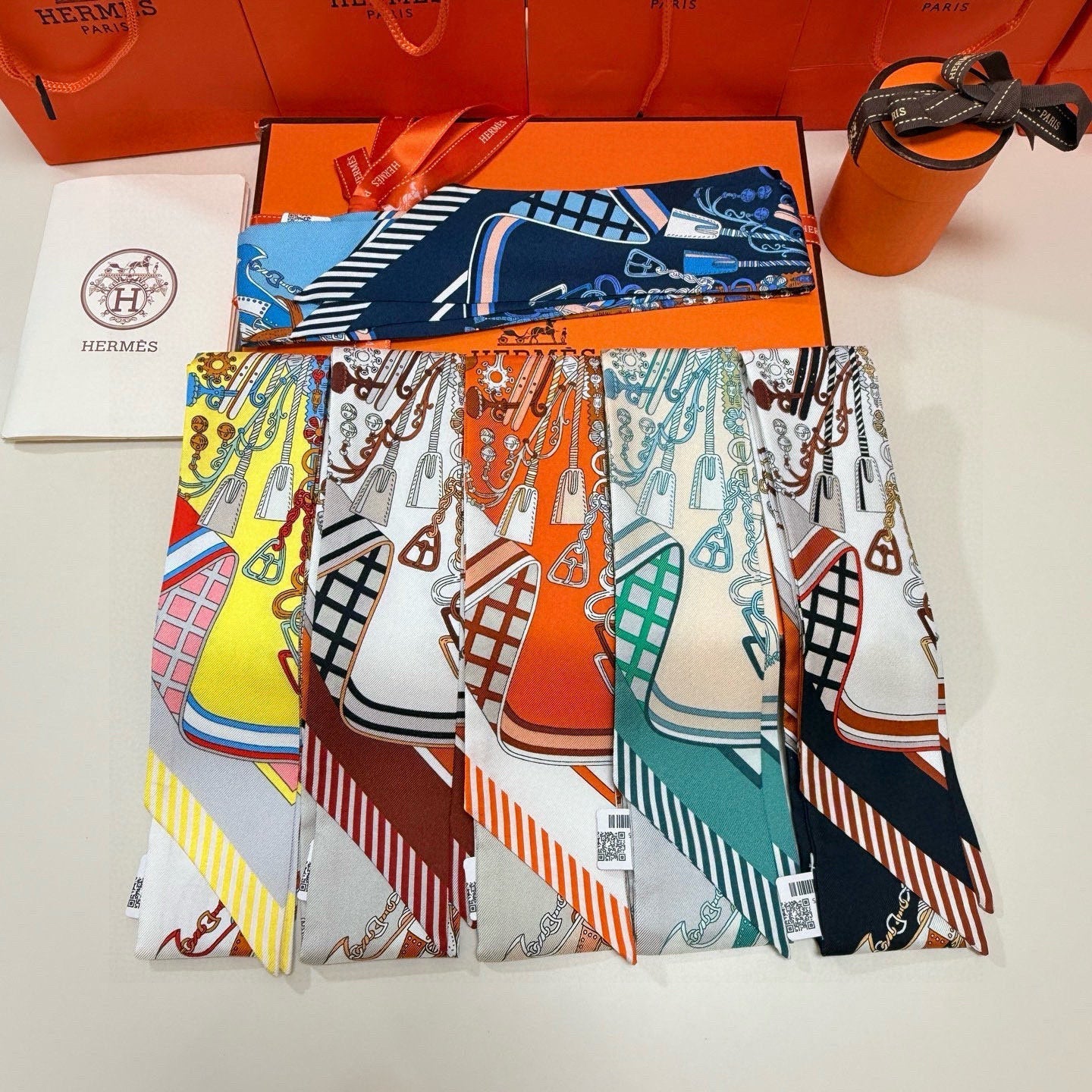 HERMES 25S SCARF 90 IN SILK 853147