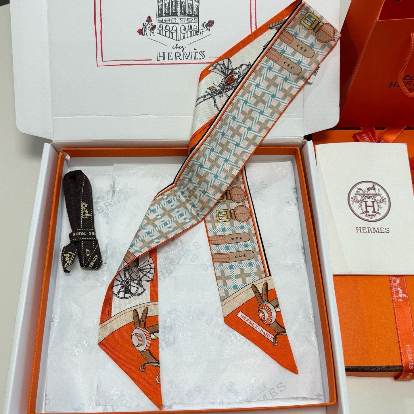 HERMES 25S SCARF 90 IN SILK 854955