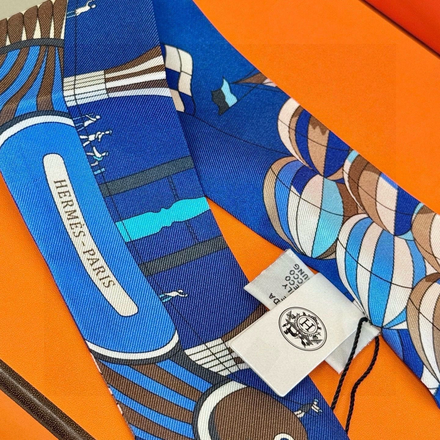 HERMES 25S NECKERCHIEF 86 IN SILK 991544