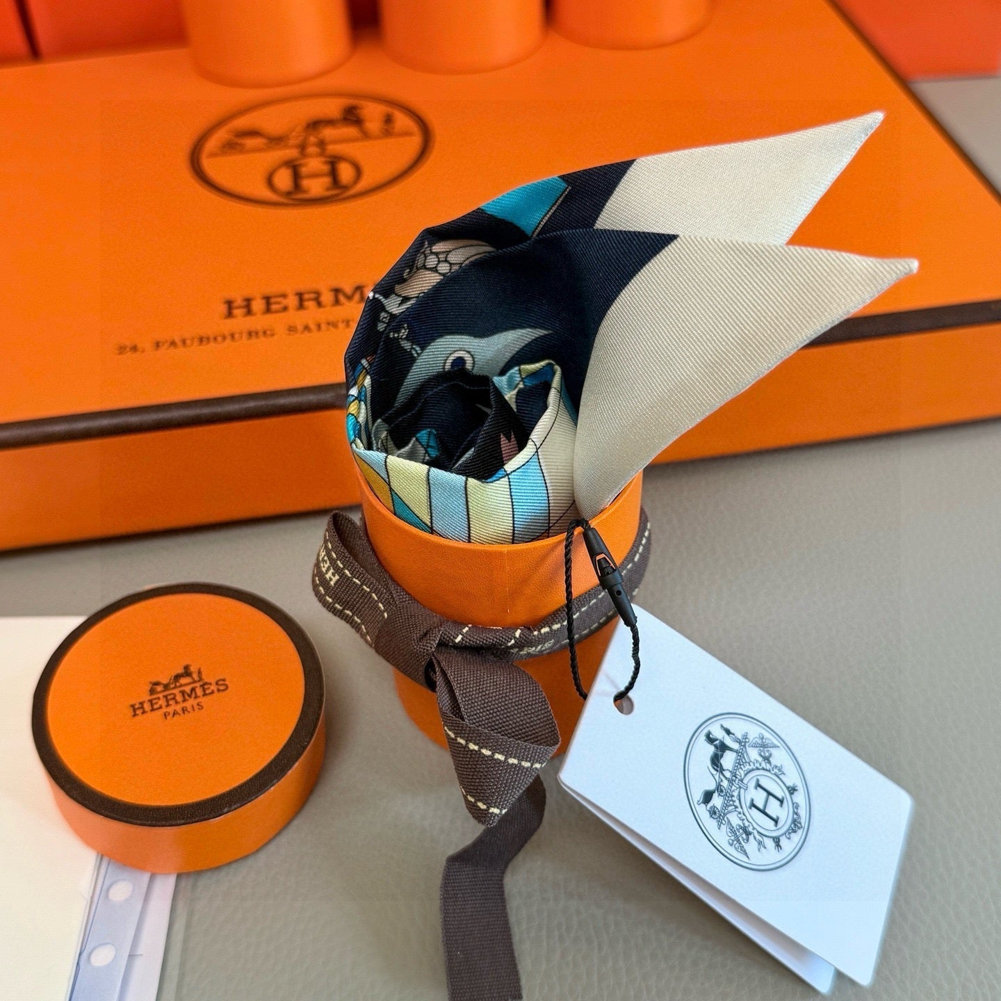 HERMES 25S NECKERCHIEF 86 IN SILK 991546