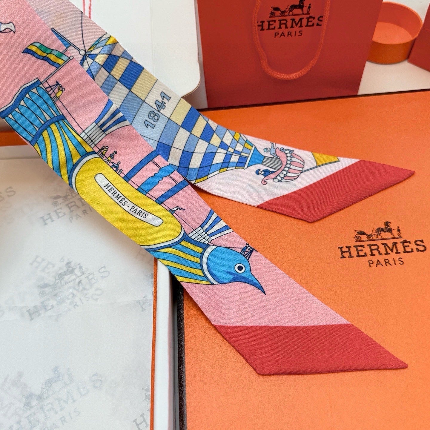 HERMES 25S NECKERCHIEF 86 IN SILK 991548