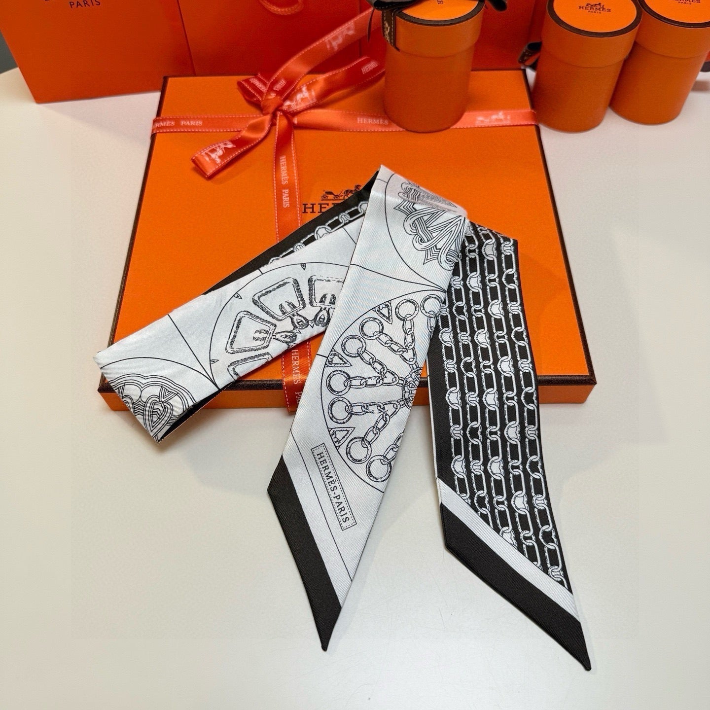 HERMES 26S TWILLY SCARF 86 IN SILK 492641