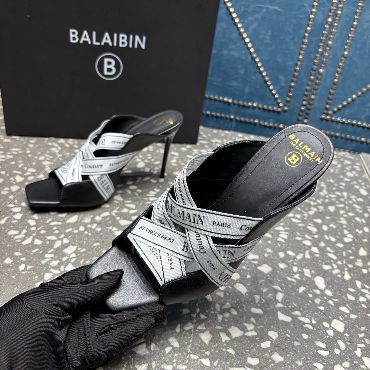 BALMAIN 26S HIGH-HEEL SANDALS 95 MM IN BLACK CALFSKIN AND WHITE FABRIC