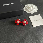 CHANEL 26S DOUBLE C CRYSTAL LOGO RED ENAMEL FLOWER STUD EARRINGS IN GOLD METAL 629185