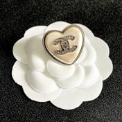 CHANEL 26S DOUBLE C LOGO CRYSTAL HEART BROOCH IN GOLD METAL 629994