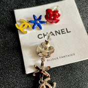 CHANEL 26S DOUBLE C LOGO MULTICOLOR FLORAL & STAR DROP EARRINGS IN GOLD METAL 630065