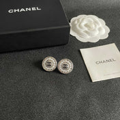 CHANEL 26S DOUBLE C LOGO PEARL ROUND STUD EARRINGS IN SILVER METAL 629907