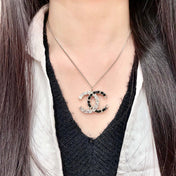 CHANEL 26S DOUBLE C LOGO CRYSTAL & BLACK ENAMEL CHAIN PENDANT NECKLACE IN SILVER METAL 631017