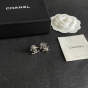 CHANEL 26S DOUBLE C LOGO PEARL STUD EARRINGS WITH FLORAL DETAIL IN SILVER METAL 631916