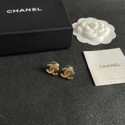 CHANEL 26S CHANEL CC LOGO WOVEN METAL STUD EARRINGS IN GOLD METAL 633305