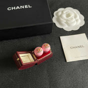 CHANEL 26S CHANEL CC LOGO PAVE CRYSTAL STUD EARRINGS IN PINK ENAMEL WITH GOLD METAL 633307