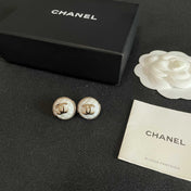 CHANEL 26S DOUBLE C LOGO MOTHER OF PEARL ROUND STUD EARRINGS WITH ROPE EDGE IN GOLD METAL 633159