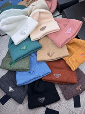 BEANIE HAT IN UMBER BROWN WOOL 332398