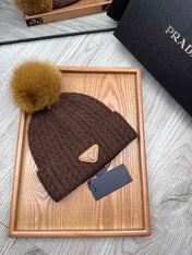 BEANIE HAT IN CHOCOLATE BROWN WOOL 352364