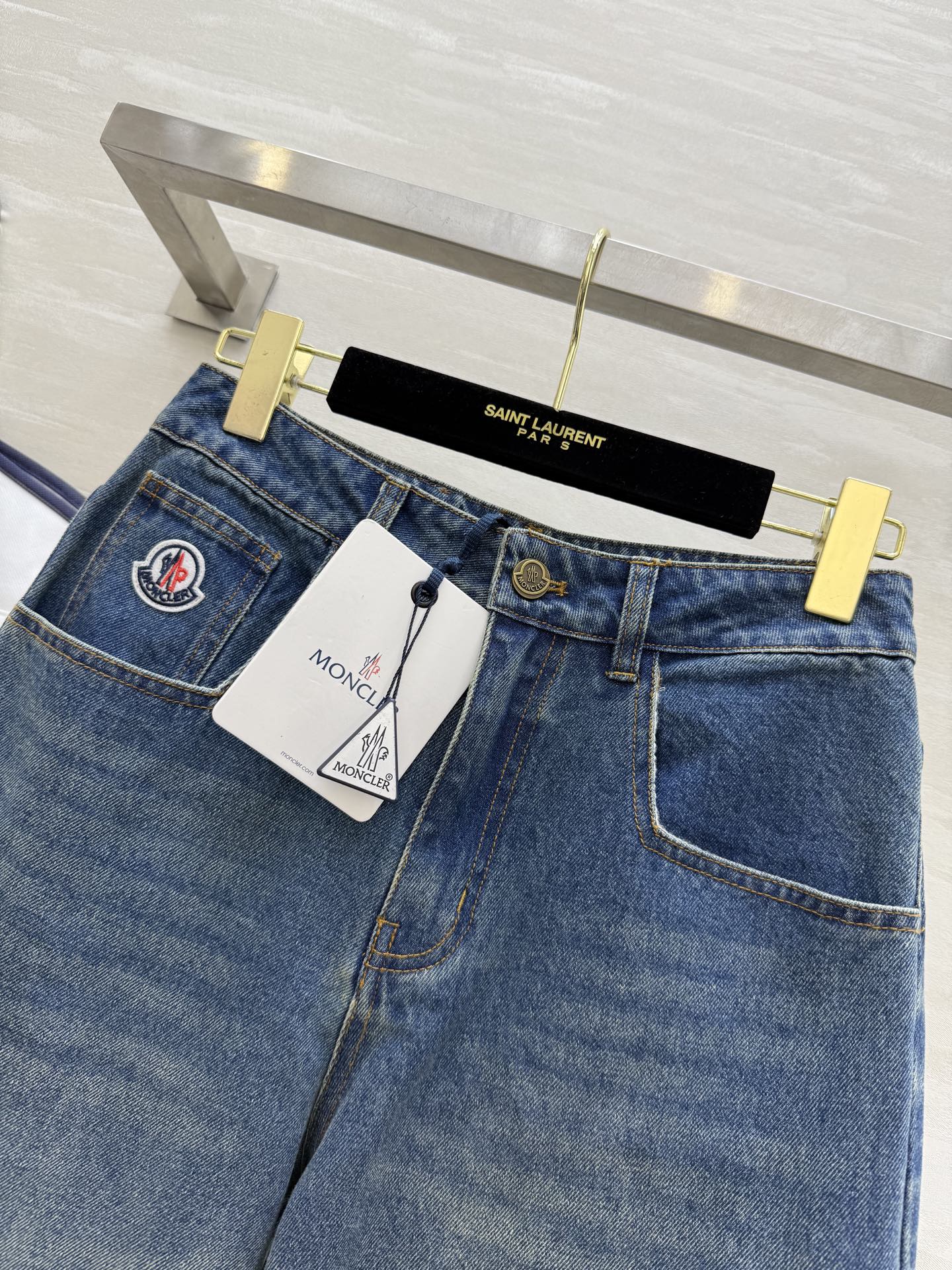 MONCLER 25S STRAIGHT-LEG JEANS 303379