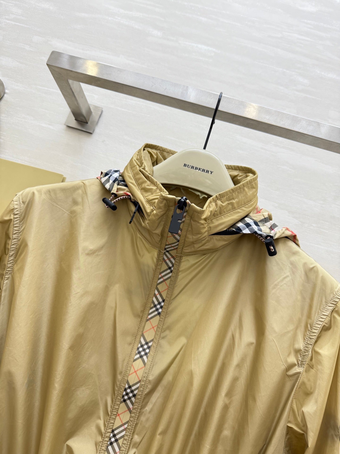 BURBERRY 26S LIGHTWEIGHT JACKET 410