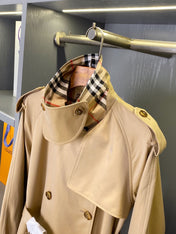 BURBERRY 25S TRENCH COAT 237