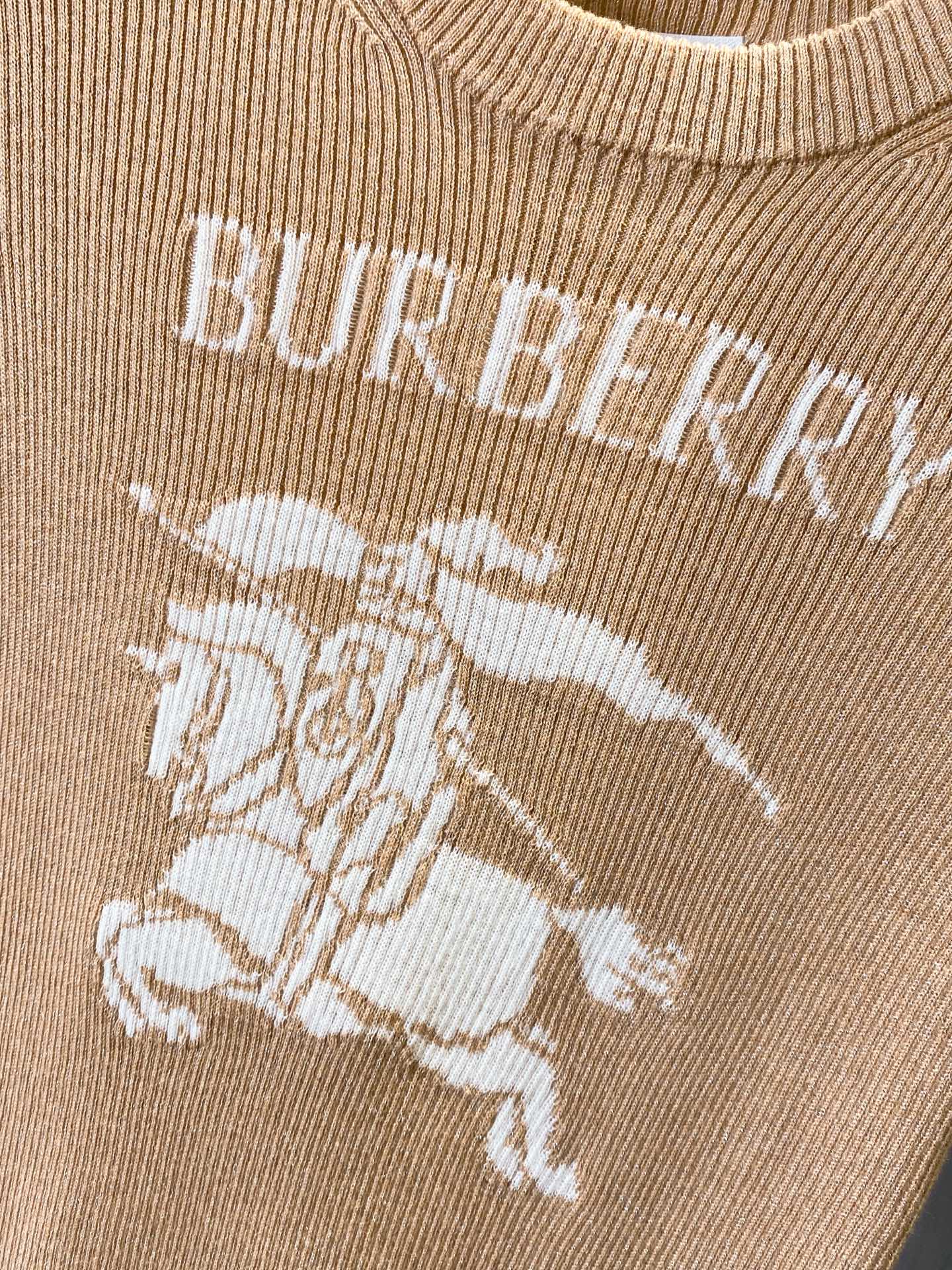BURBERRY 26S SHORT-SLEEVE SWEATER 393