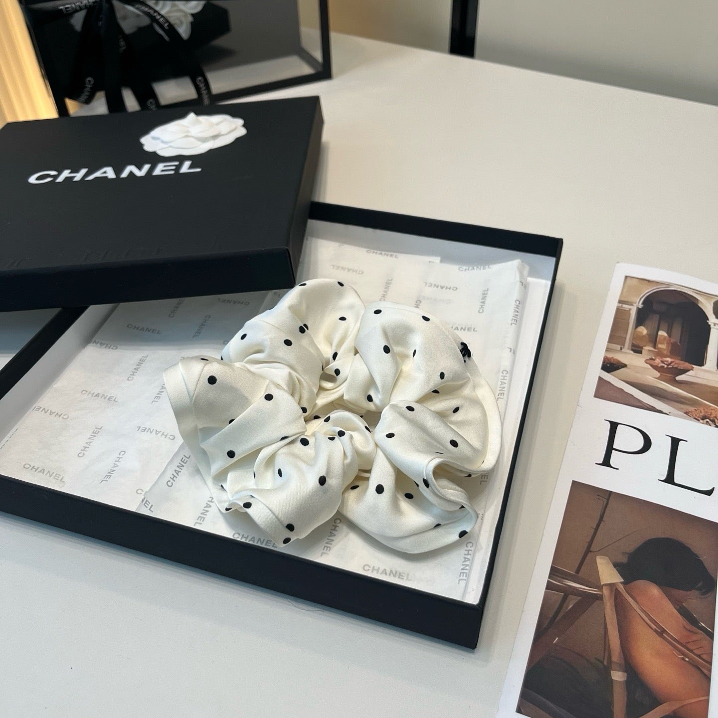 CHANEL 26S HAIR TIE IN BLACK WITH BEIGE POLKA DOT PATTERN 505326