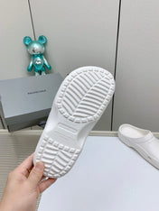 POOL CROCS IN WHITE RUBBER