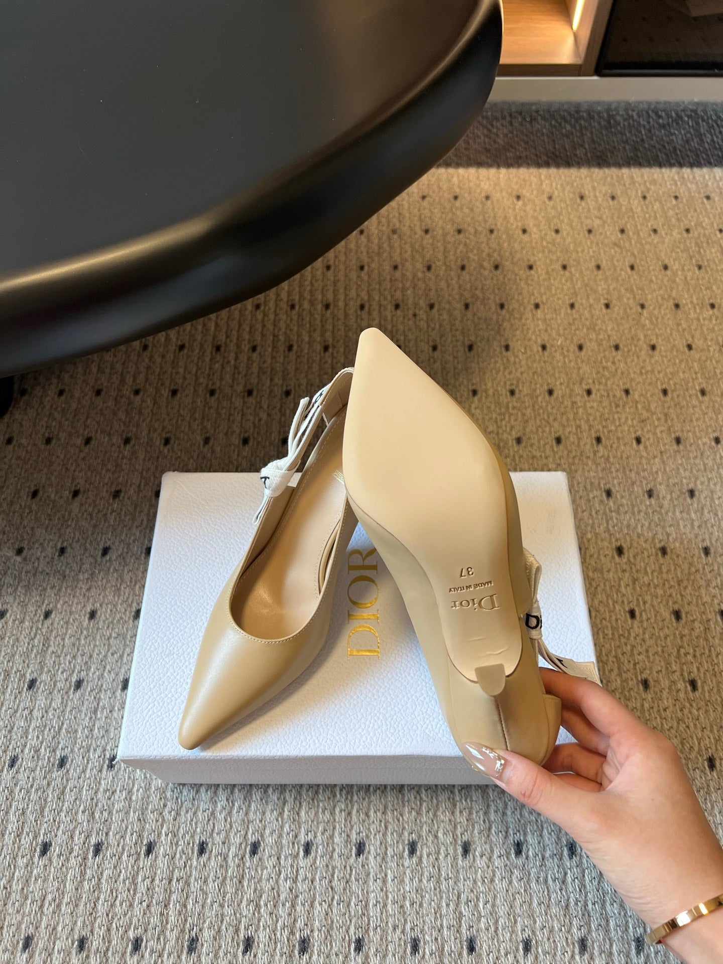 DIOR 26S POINTED-TOE PUMPS 95MM IN BEIGE CALFSKIN WITH J'ADIOR BOW