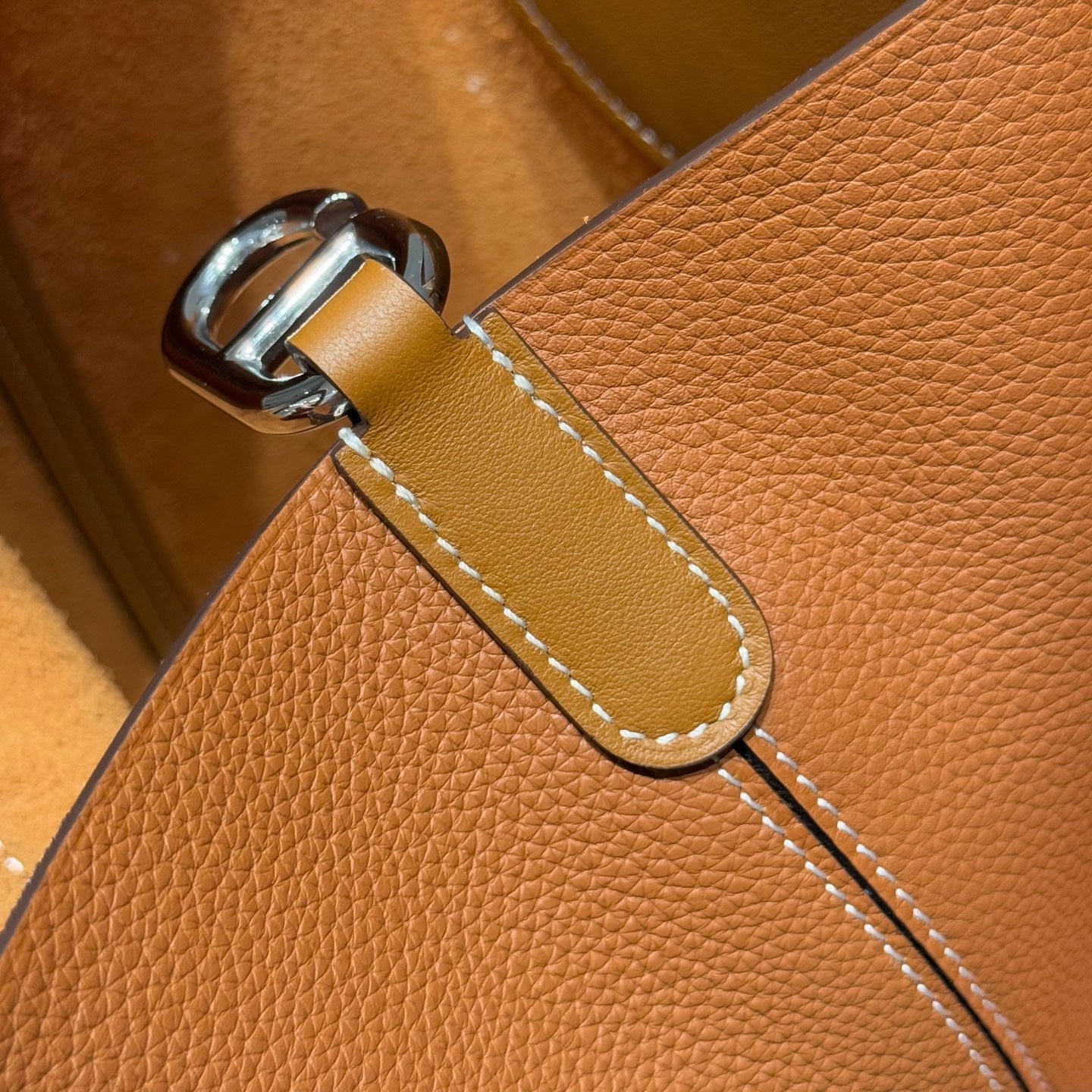 IN THE LOOP 18 IN FAUVE TOGO CALFSKIN SILVER HARDWARE