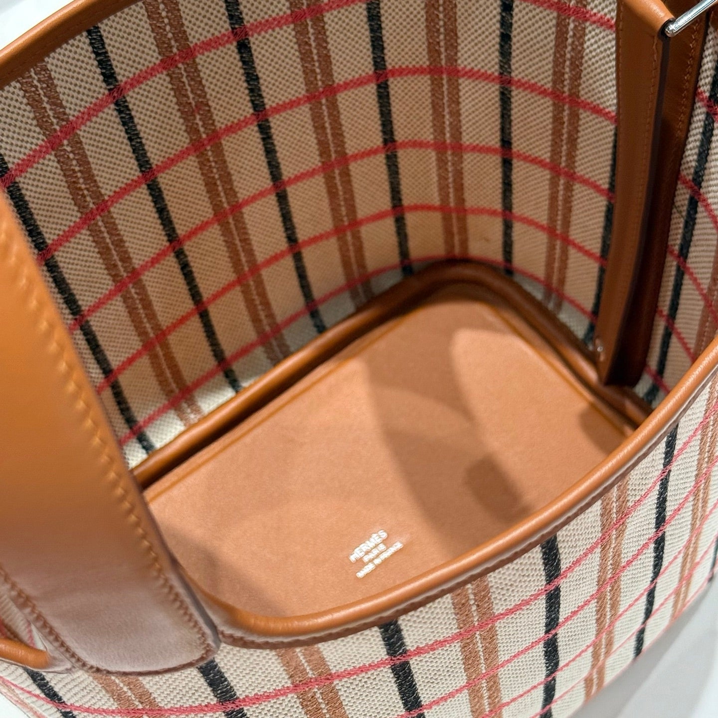 PICOTIN LOCK 18 BAG IN GOLD CALFSKIN ÉCRU/BEIGE/FAUVE/ROSE POP/NOIR EMBROIDERY PLAID CANVAS
