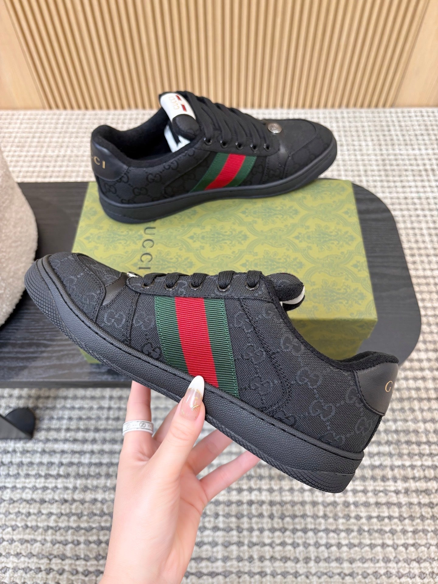 GUCCI 26S SNEAKERS IN BLACK GG CANVAS