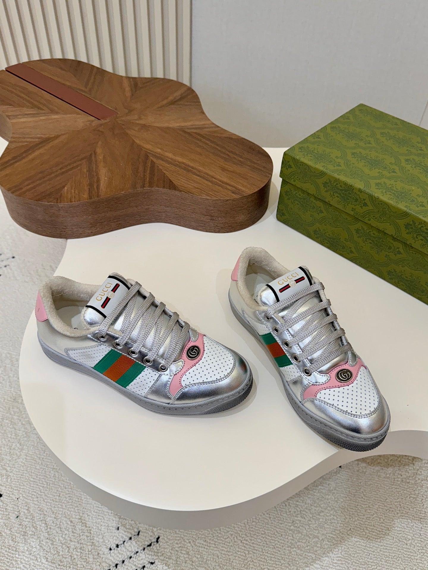GUCCI 26S MESH SNEAKERS IN SILVER LEATHER