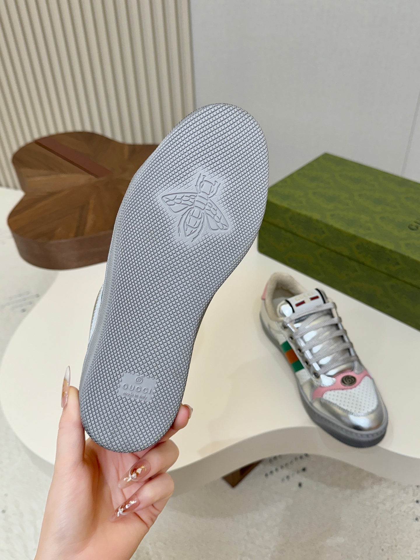 GUCCI 26S MESH SNEAKERS IN SILVER LEATHER