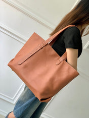 LOW KEY CABAS MM BAG 47 IN TAWNY BROWN GRAINED CALFSKIN