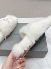 BALENCIAGA 25S SOFT FUR SLIPPERS IN WHITE FUR WITH RHINESTONE BOW