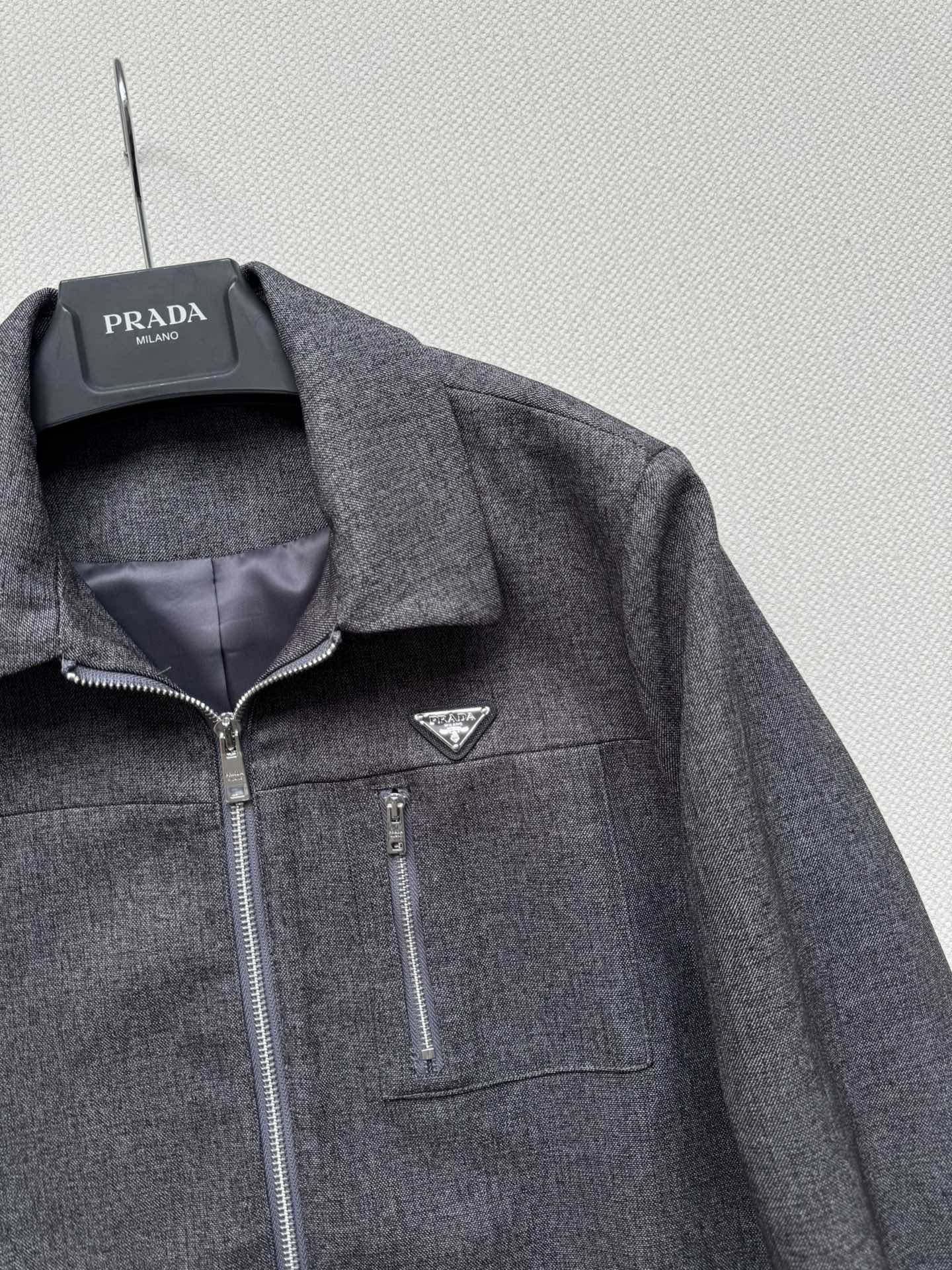 PRADA 26S SUIT 650