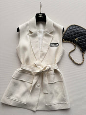 CHANEL 26S SLEEVELESS BLAZER 709