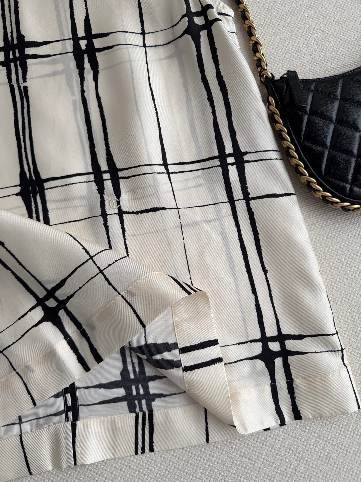 CHANEL 26S SLEEVELESS SILK TOP STYLE 1210