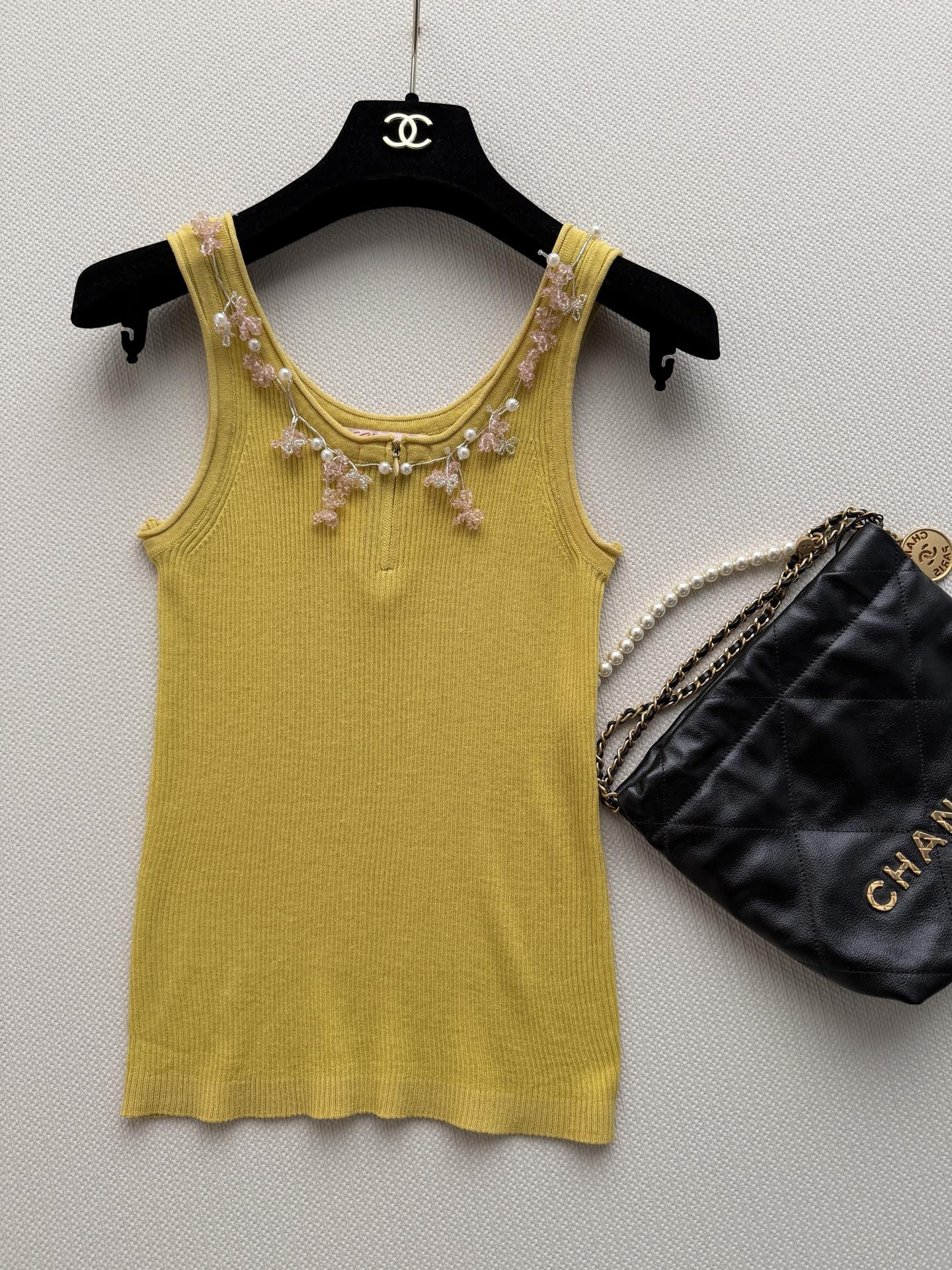 CHANEL 26S KNIT SLEEVELESS TOP STYLE 1186