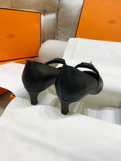 HM 26S MARY JANE POINTED TOE HEELS 40MM IN BLACK CALFSKIN KELLY BUCKLE
