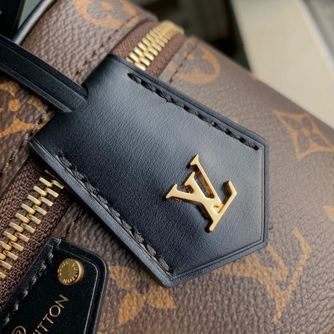 VANITY CHAIN POUCH 19 MONOGRAM REVERSE CANVAS