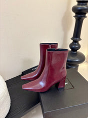YSL 26S HEELED ANKLE BOOTS IN DARK RED SHINY CALFSKIN
