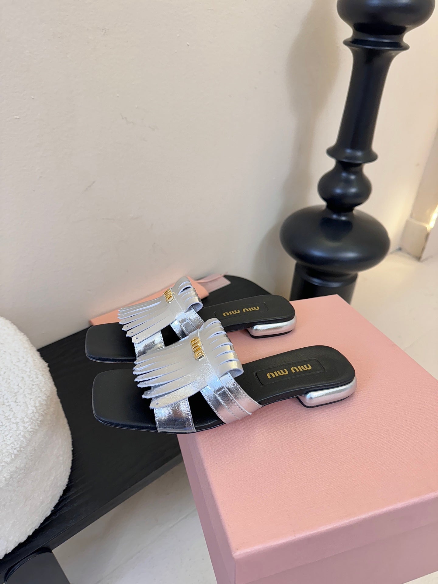 MIUMIU 26S FLAT SLIPPERS IN SILVER CALFSKIN