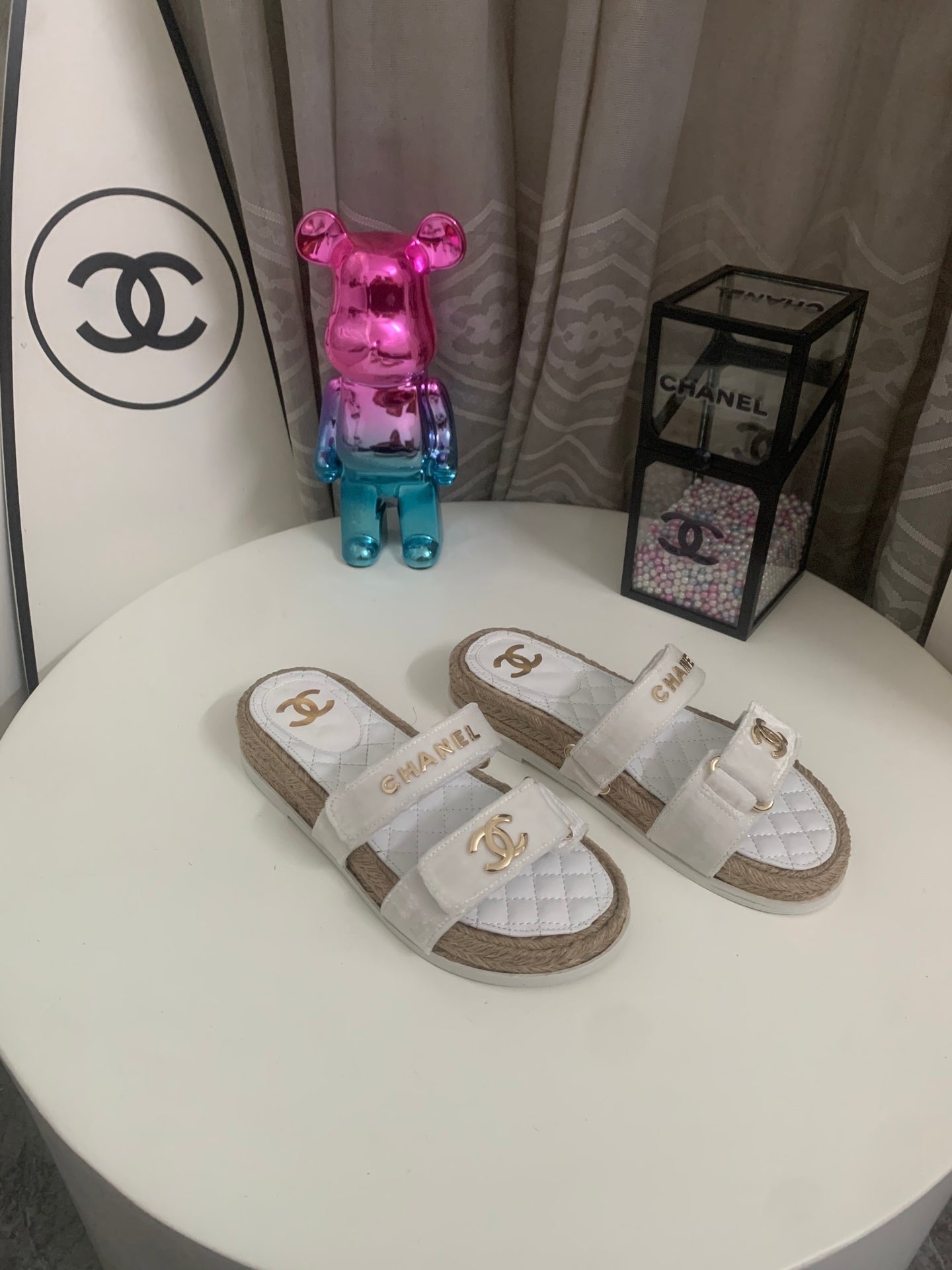 CHANEL 26S SLIDE SANDALS IN WHITE VELVET AND CALFSKIN WITH ROPE SOLE GOLD HARDWARE