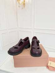 MIUMIU 26S SANDAL 35MM IN DARK RED BROWN CALFSKIN WITH STYLIZED T-STRING