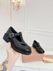 MIUMIU 26S SANDAL 35MM IN BLACK CALFSKIN WITH STYLIZED T-STRING