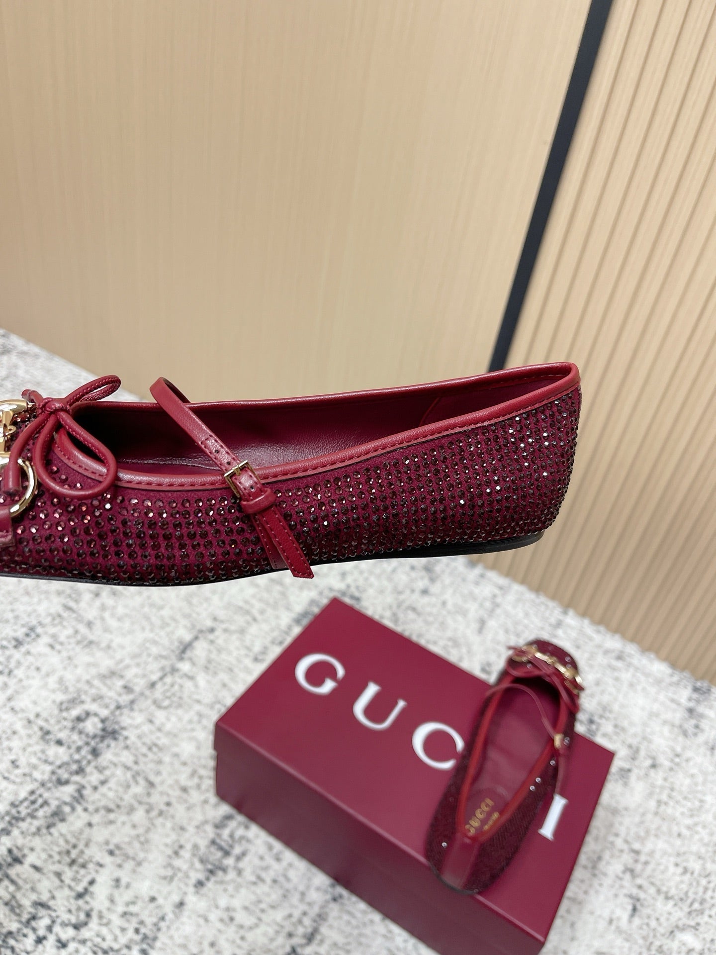 GUCCI 26S BALLET FLATS IN RED WITH CRYSTALS