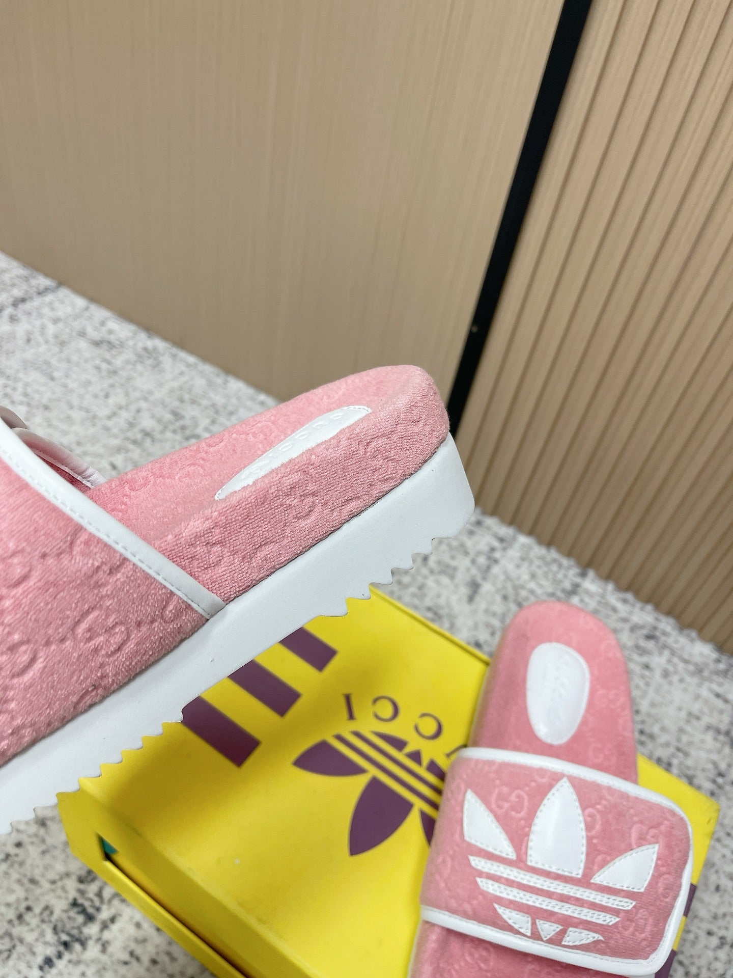 GUCCI 26S PLATFORM SLIDE SANDALS IN LIGHT PINK FABRIC