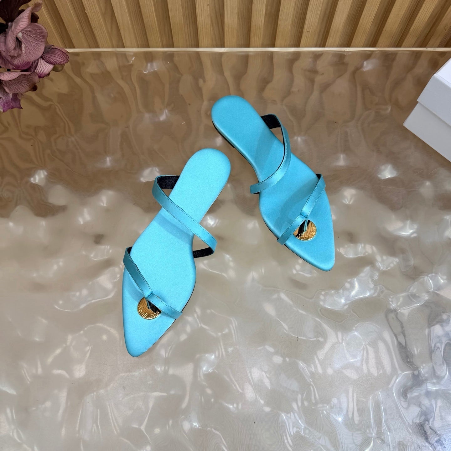 YSL 26S THONG SANDALS IN BLUE FABRIC