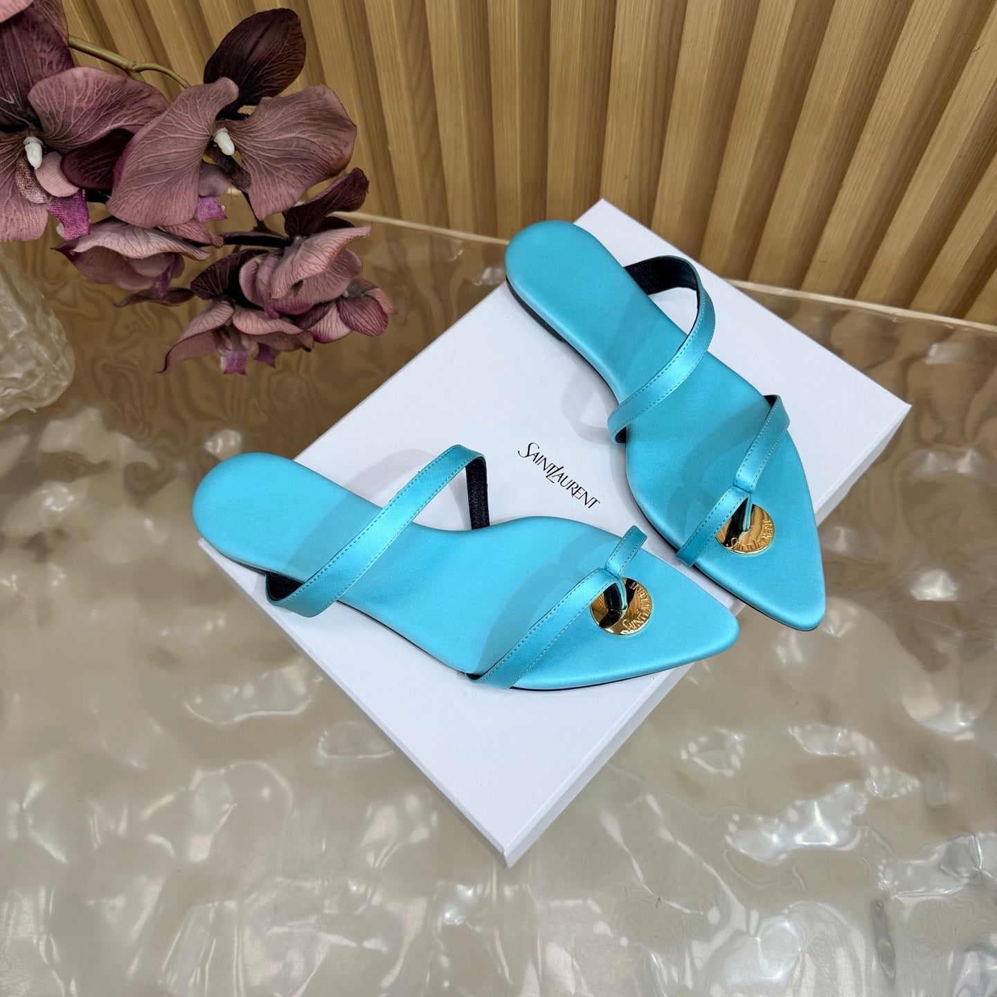 YSL 26S THONG SANDALS IN BLUE FABRIC