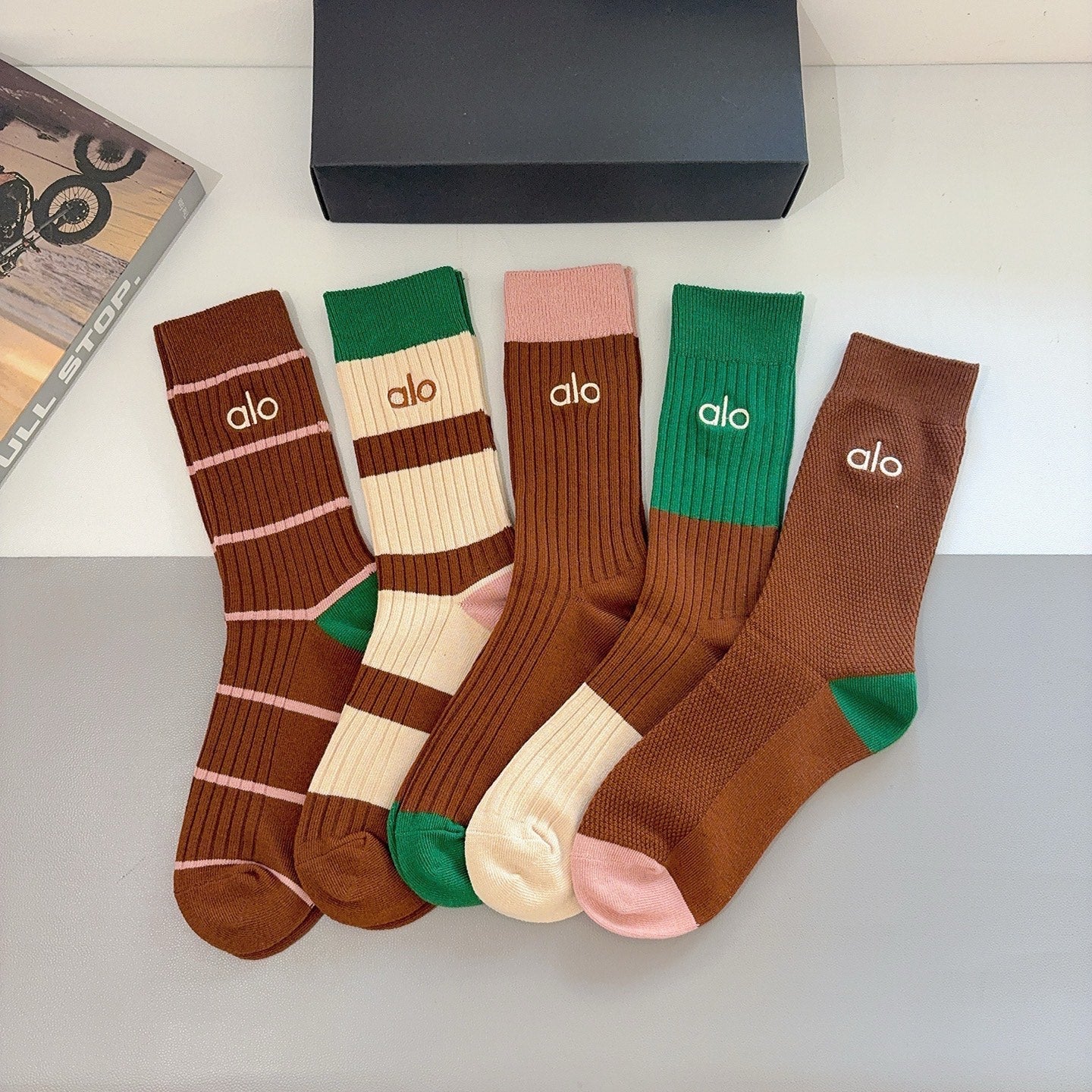 ALO 26S CREW SOCKS 423021 (1 BOX)